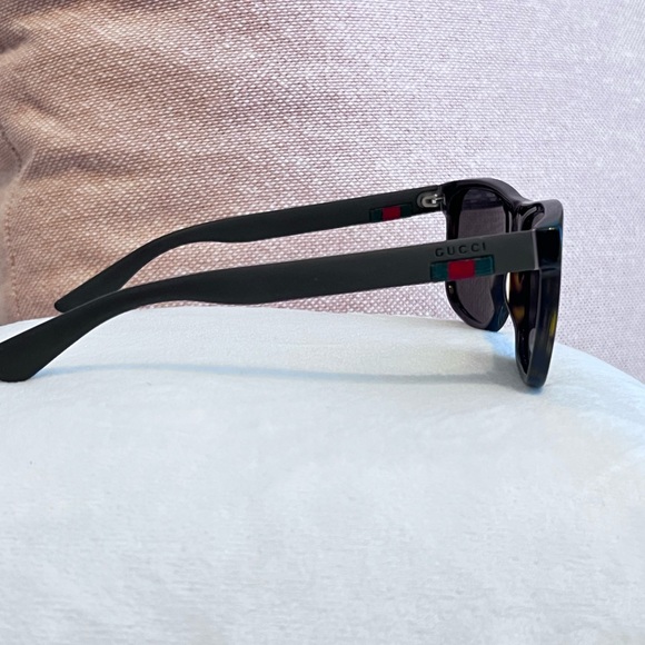 Gucci Sunglasses - Picture 5 of 9